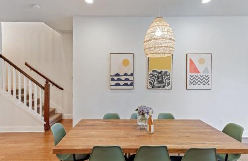 Central East Austin House | Eastside Home - Sauna &Cold Plunge - Close to DT