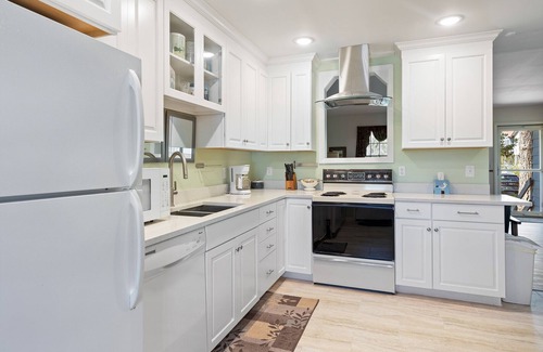 Chincoteague House | Eastwinds 18 - Dog AND Cat Friendly!