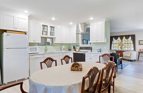 Chincoteague House | Eastwinds 18 - Dog AND Cat Friendly!