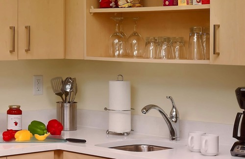 Middleburg Heights Hotel | Easy Access to Cleveland Hopkins In'tl Airport! Free Parking!