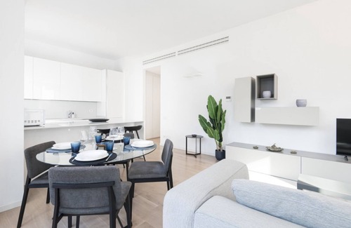 San Babila Apartment | Easylife - Sophisticated abode 2min from the Duomo