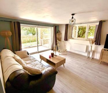 La Roche-Posay Apartment | Eaux Iris - Studio avec Jardin privatisé proche Casino