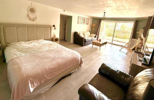 La Roche-Posay Apartment | Eaux Iris - Studio avec Jardin privatisé proche Casino