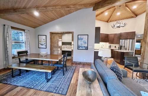 South Shore Cabin | Echo Summit Cabin: Family Friendly - Modern - Hot Tub - River - Fire Pit!