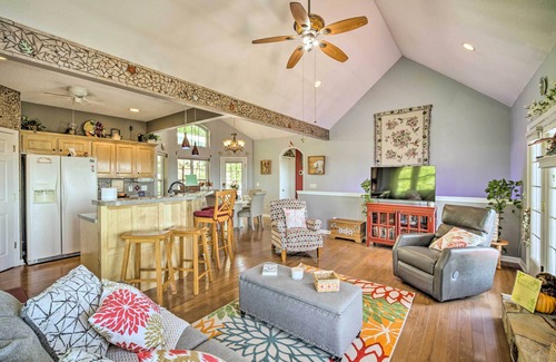 Ranger Cottage | Eclectic Ranger Home w/Mtn Views + Hot Tub!