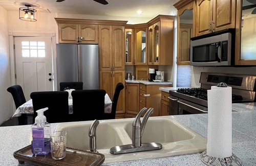 Sunnyside House | Eco-Friendly 3BR 1BA Sunnyside Bungalow
