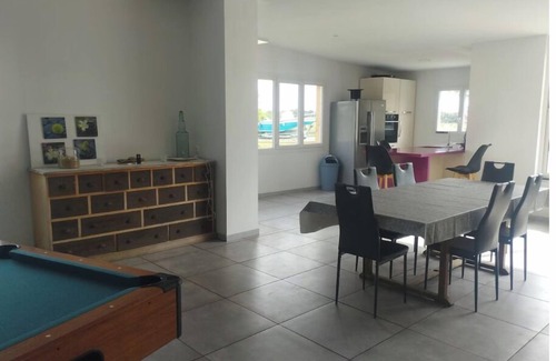 Saint-Yzans-de-Medoc House | Eco lodge on the estuary pool and spa