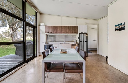 Crackenback Ski Chalet | Ecocrackenback 9 'Sustainable chalet close to the slopes.'