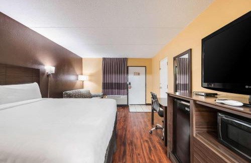 Columbus Hotel | Econo Lodge Columbus near Airport