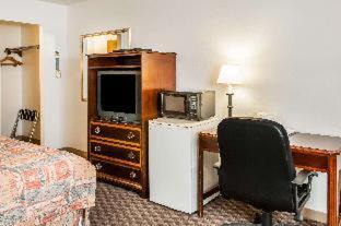 Eagle Nest Cabin | Econo Lodge Eagle Nest