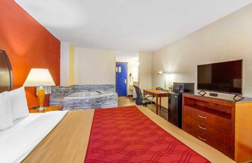 Brookings Hotel | Econo Lodge Inn & Suites Brookings