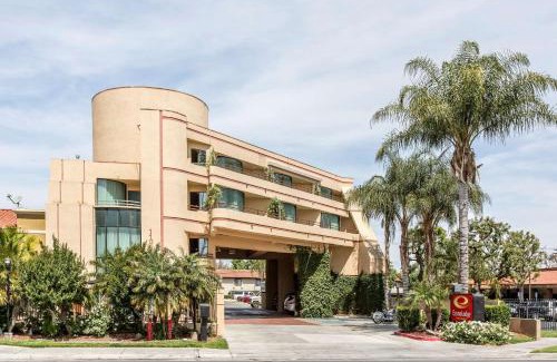 La Sierra Hotel | Econo Lodge Inn & Suites Riverside - Corona