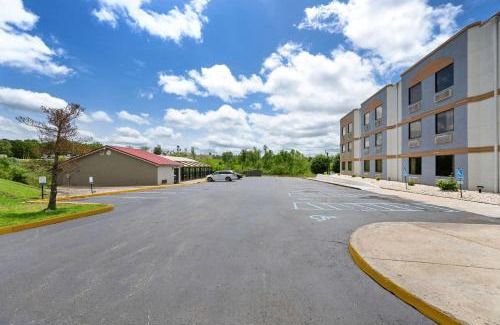 Pittsburg Cabin | Econo Lodge London North