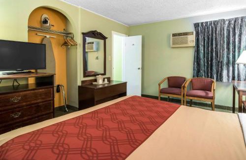 Brattleboro Cabin | Econo Lodge