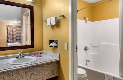 Cuthbert Hotel | Econo Lodge