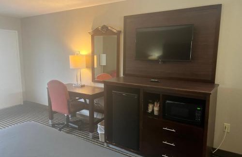 Florence Cabin | Econo Lodge