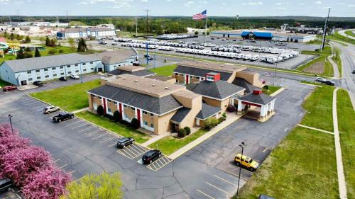Rothschild Cabin | Econo Lodge Wausau - Rothschild