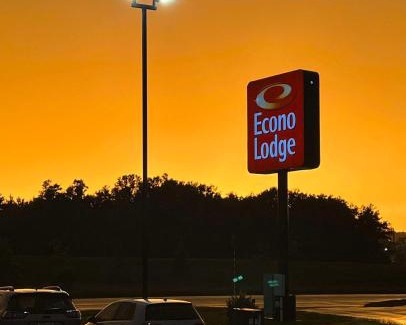Rothschild Cabin | Econo Lodge Wausau - Rothschild