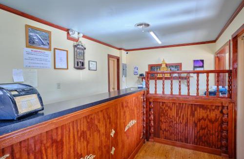 Pratt Hotel | Economy Inn