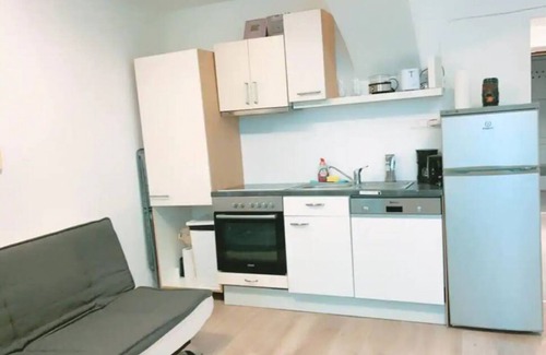 Stuwerviertel Apartment | Economy Souterrain 2BR - Prater Amuesement Park