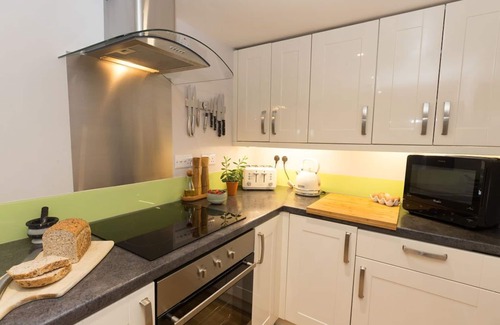 Cornwall House | Eden Lodge (with private hot tub)