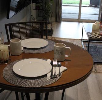Chemainus House | Edgewater sunrise apartment