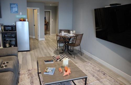 Chemainus House | Edgewater sunrise apartment