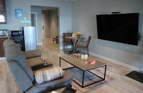 Chemainus House | Edgewater sunrise apartment