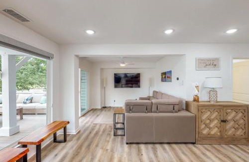 Pointblank House | Edgewater Way