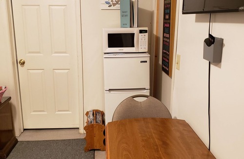 Dover Apartment | Edi's Suites *Privacy And Comfort Away From Home*