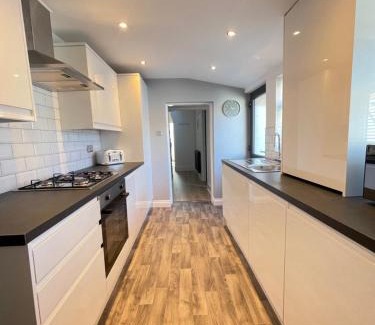 Tynemouth House | Edith Haven Tynemouth Fabulous Coastal Holiday Home with Free OnStreet Parking