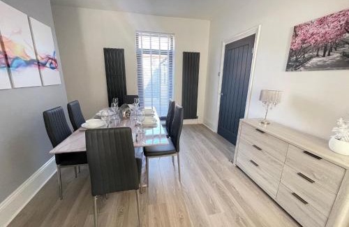 Tynemouth House | Edith Haven Tynemouth Fabulous Coastal Holiday Home with Free OnStreet Parking