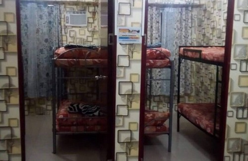 Tondo Hostel | EDMAR 732 (Family room - Breakfast Included) Unit #4