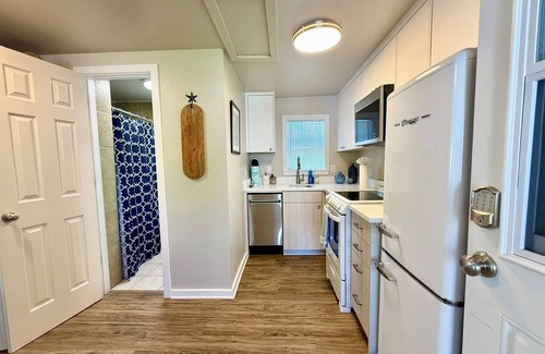 The Bowl of Edmonds House | Edmonds Getaway Cottage: Heart of Downtown, Kitchen, W/D, & Parking!