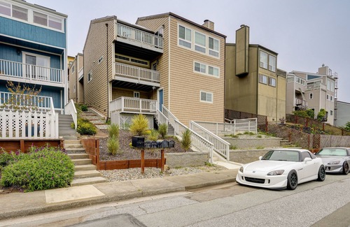 Edgemar - Pacific Manor Apartment | Efficiently Equipped Pacifica Apt - 1 Mi to Beach!