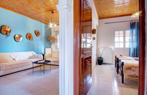 Pentati Apartment | Effie's apartment