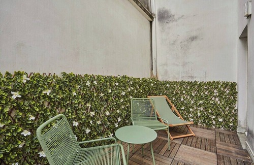 7th Arrondissement Apartment | Eiffel Tower Apartment/Invalide