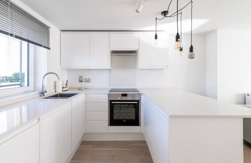 Churchill Apartment | Eighth Floor 2-Bed, 2-Bath Apt