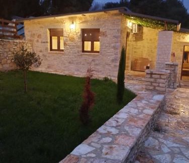 Kalentzion Apartment | Ekali stone house