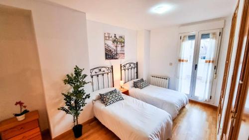 Barrio de Santo Domingo y San Martin Apartment | El Alce del Pilar ComoTuCasa