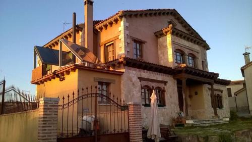 Villovela de Piron House | El Camino Real