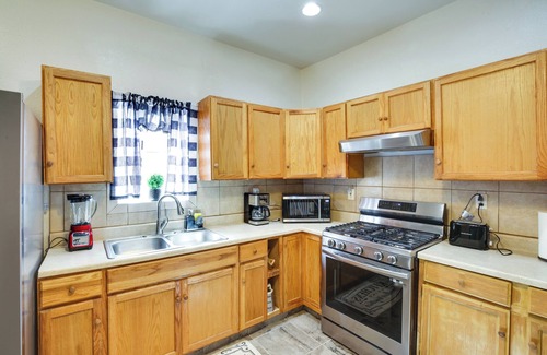 El Paso Cottage | El Paso Vacation Rental ~ 6 Mi to Downtown!