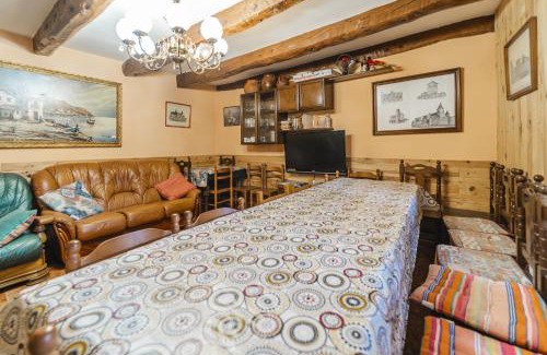 Montemayor de Pililla House | El Rincon De La Morena