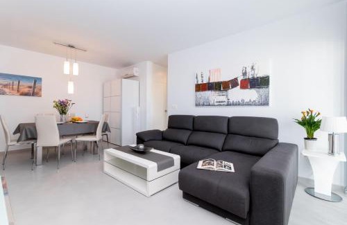 Pueblo Latino House | El sol del Mediterráneo
