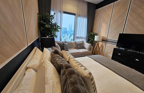 Pudu Apartment | Elegance Jr Suite with KLCC view & Gorgeous Pool