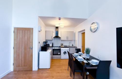 Pudsey Apartment | Elegant 1 bed flat, Sleeps 4, Free parking, Pet friendly, Pudsey, Leeds