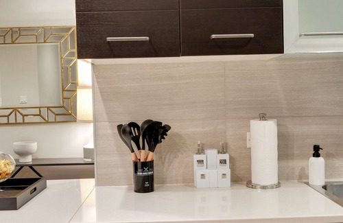 Gold Coast Apartment | Elegant 1 Bed Suite at Walton Residence in Gold Coast Chicago