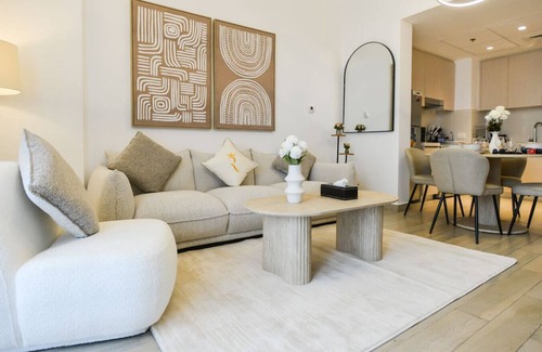 Abu Dhabi Apartment | Elegant 1BR in Yas Island with Pool and Gym access