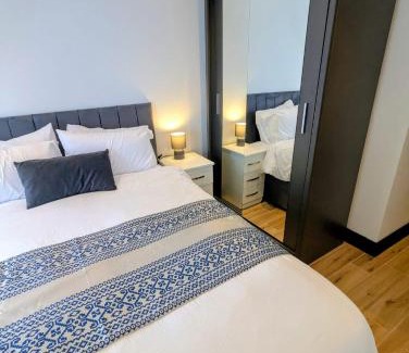 North Finchley Apartment | Elegant 2 bed flat with balcony
