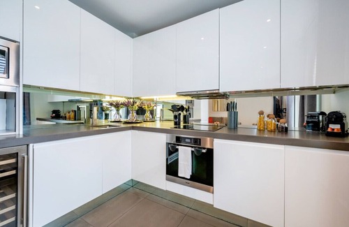 Queen's Gate Apartment | Elegant 2 Bedroom in South Kensington
